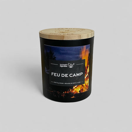 soja  puissant  puissance  odeur corsé  odeur  note de bois  nature  fumoir  fragrance  feu douillet  feu de camps  envoûtant  enveloppera  coin du feu  chandelle  chalet  candle  camping  bougie  boisé  bois  arômes  8 oz  3 mèche  12 oz