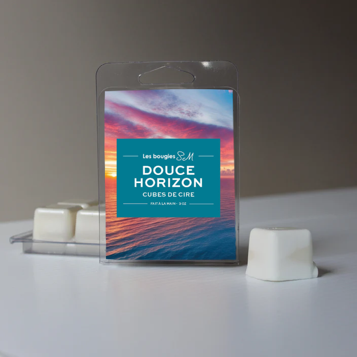 Cubes de cire Douce Horizon – Herbacés & apaisants sojasaugesantalsagereposjournée doucehorizonfresh airfondantdriftwooddouceurdouce horizondouce et réconfortantedoucecube de cirecubecire de soyacire de sojabois de santalarômesair pur