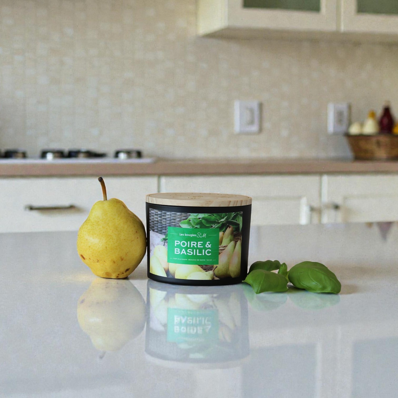 poire basilic , bougie, candle, chandelle, bougies sm, bougie sm , coulée a la main , produit d,ici , produit québécois , pear and basil , odeur , fragrance ,printemps ,frais ,fraiche, lumineuse, vivifiante , 8 oz ,14 oz